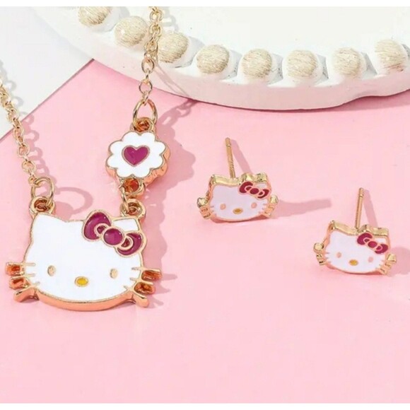 Cute Gold Hello Kitty‎ necklace and Earrings - Picture 1 of 5
